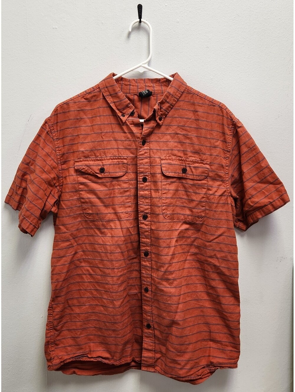 Mountain Hardwear Men's Crystal Valley Short Sleeve Shirt Large L Rust Stripe